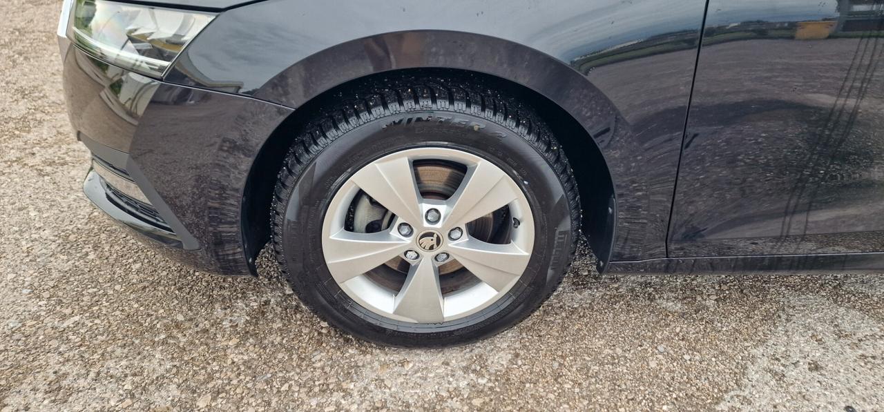 Skoda Octavia 2.0 TDI EVO SCR 150 CV DSG Wagon Executive