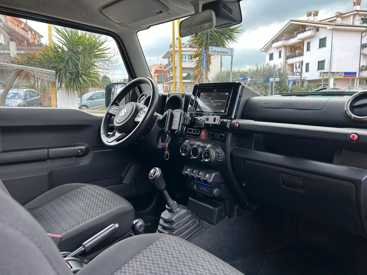 Suzuki Jimny 1.5 5MT Top