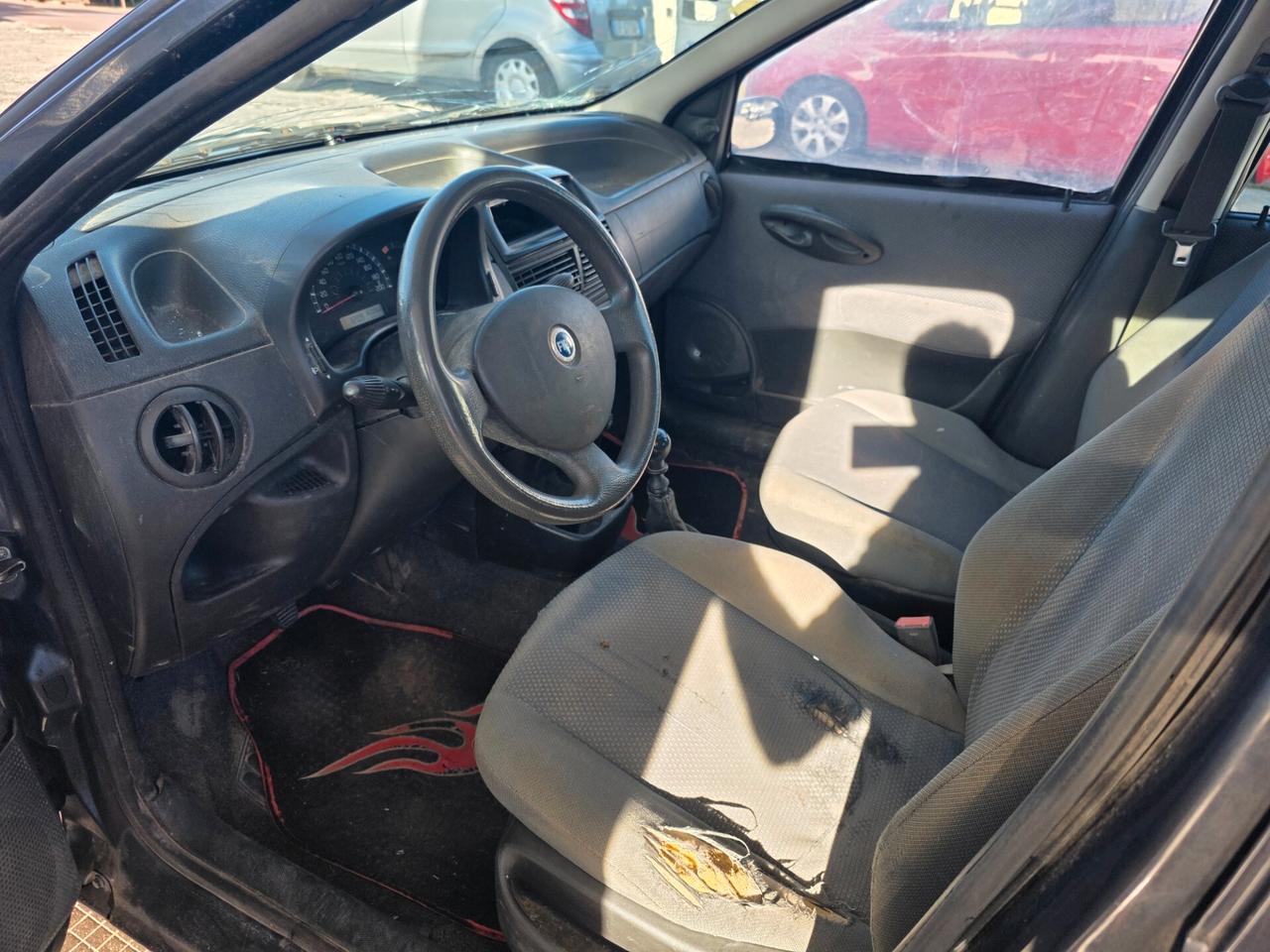 Fiat Punto 1.2 5 porte 160.000km Leggermente incidentata