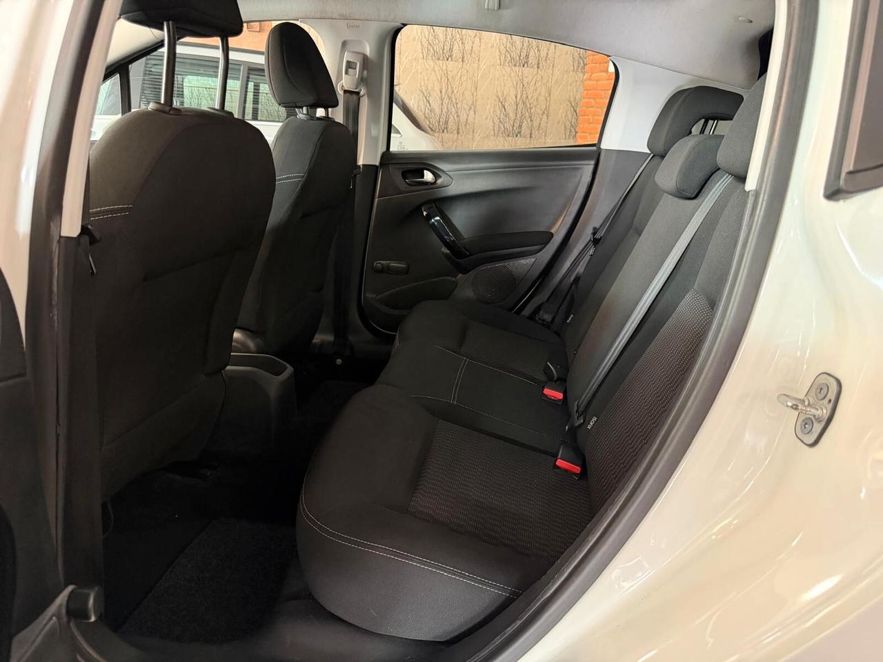 Peugeot 208 PureTech 82 5 porte Allure