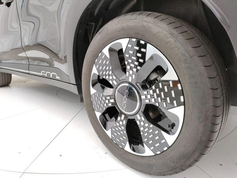 FIAT 600 1.2 Hybrid 100cv La Prima
