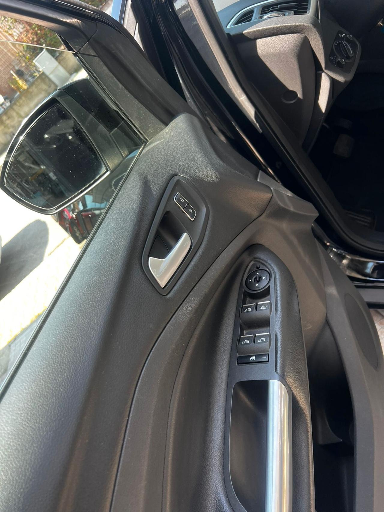 Ford Kuga 2.0 TDCI 150 CV S&S 2WD Titanium