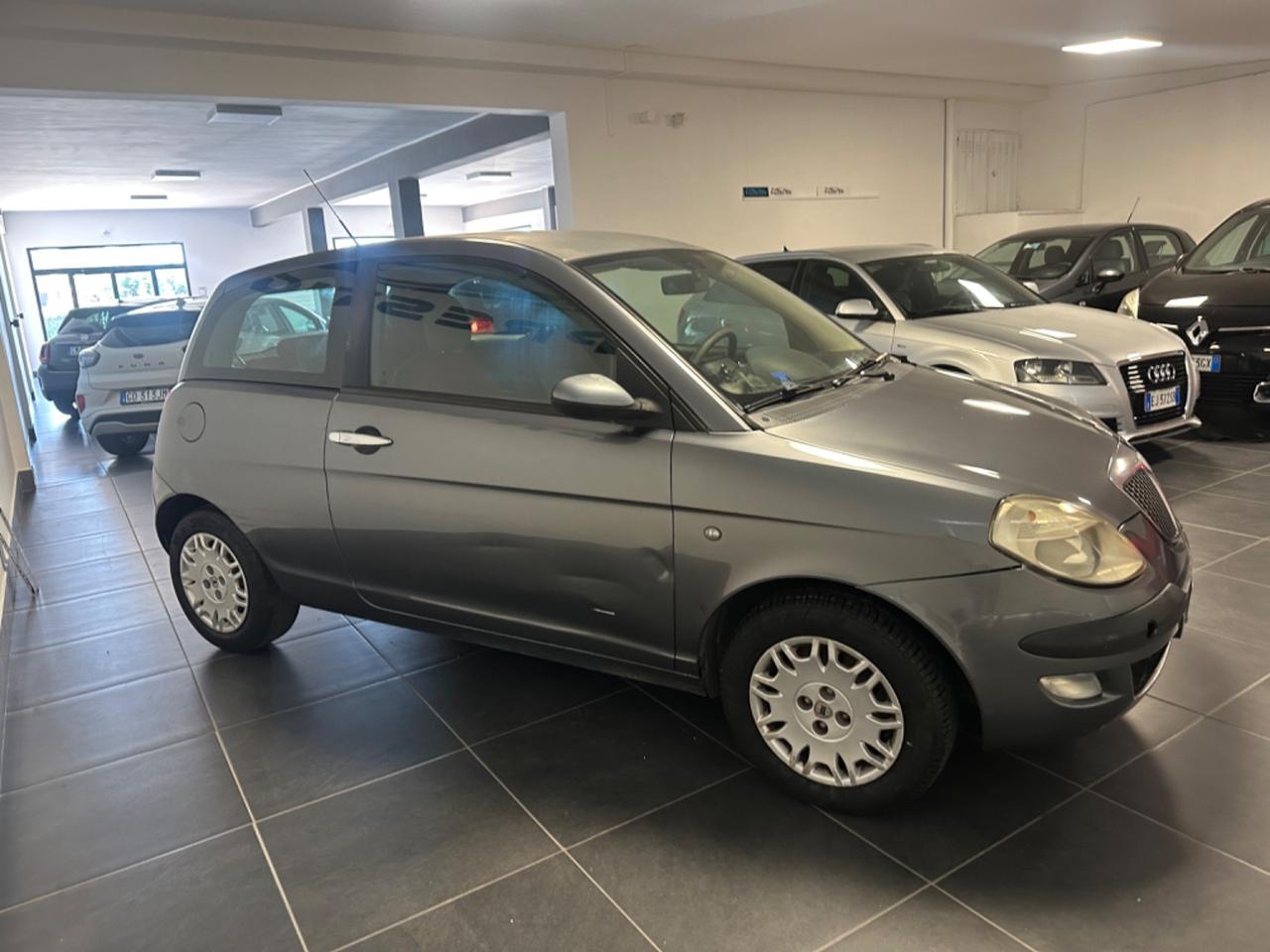 LANCIA YPSILON 1.2 NEOPATENTATI 60CV