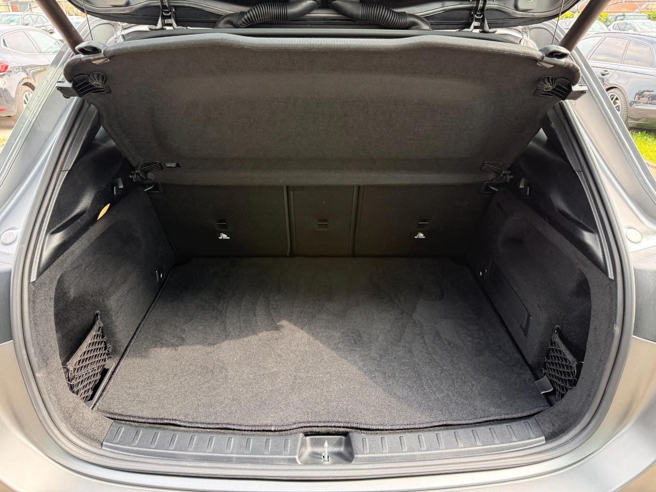 Mercedes-benz GLA 200 Automatic Premium