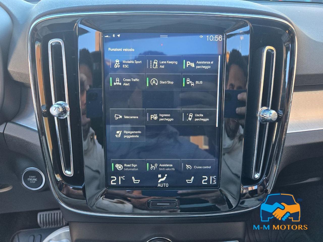 VOLVO XC40 D4 AWD Geartronic Momentum