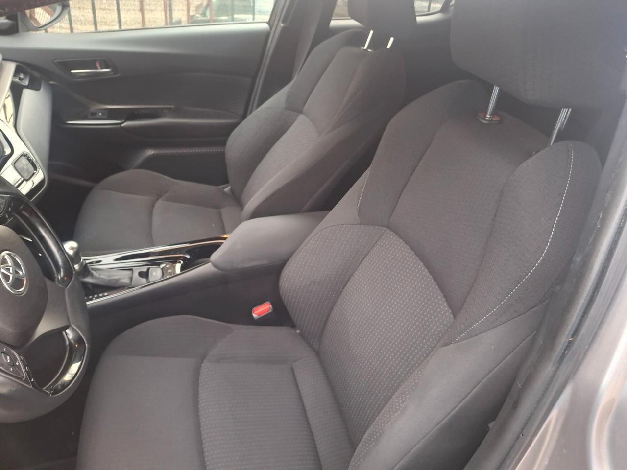 Toyota C-HR 1.8 Hybrid E-CVT Style