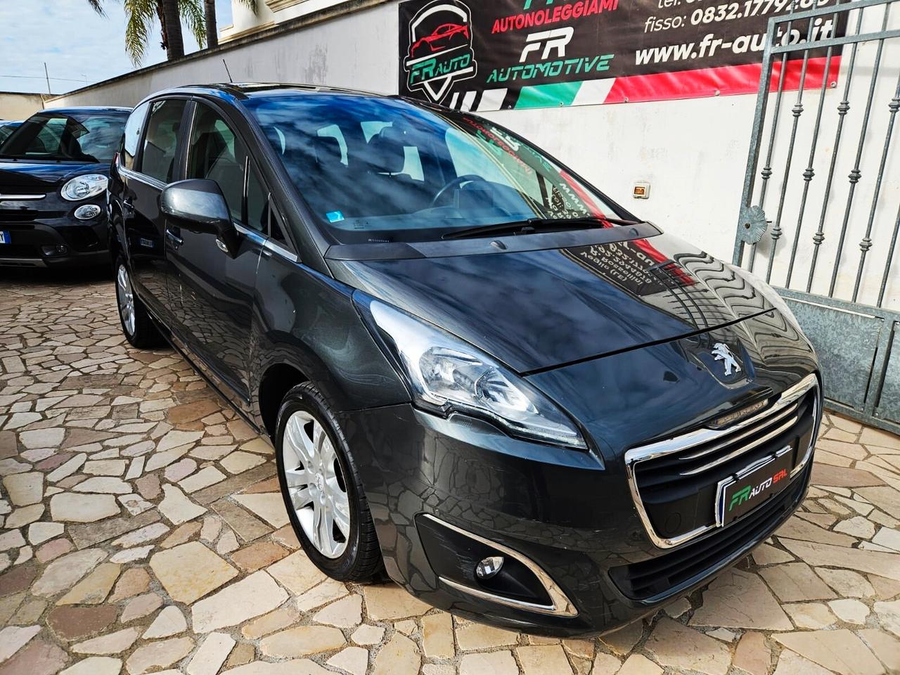 Peugeot 5008 1.6 HDi 115CV Allure