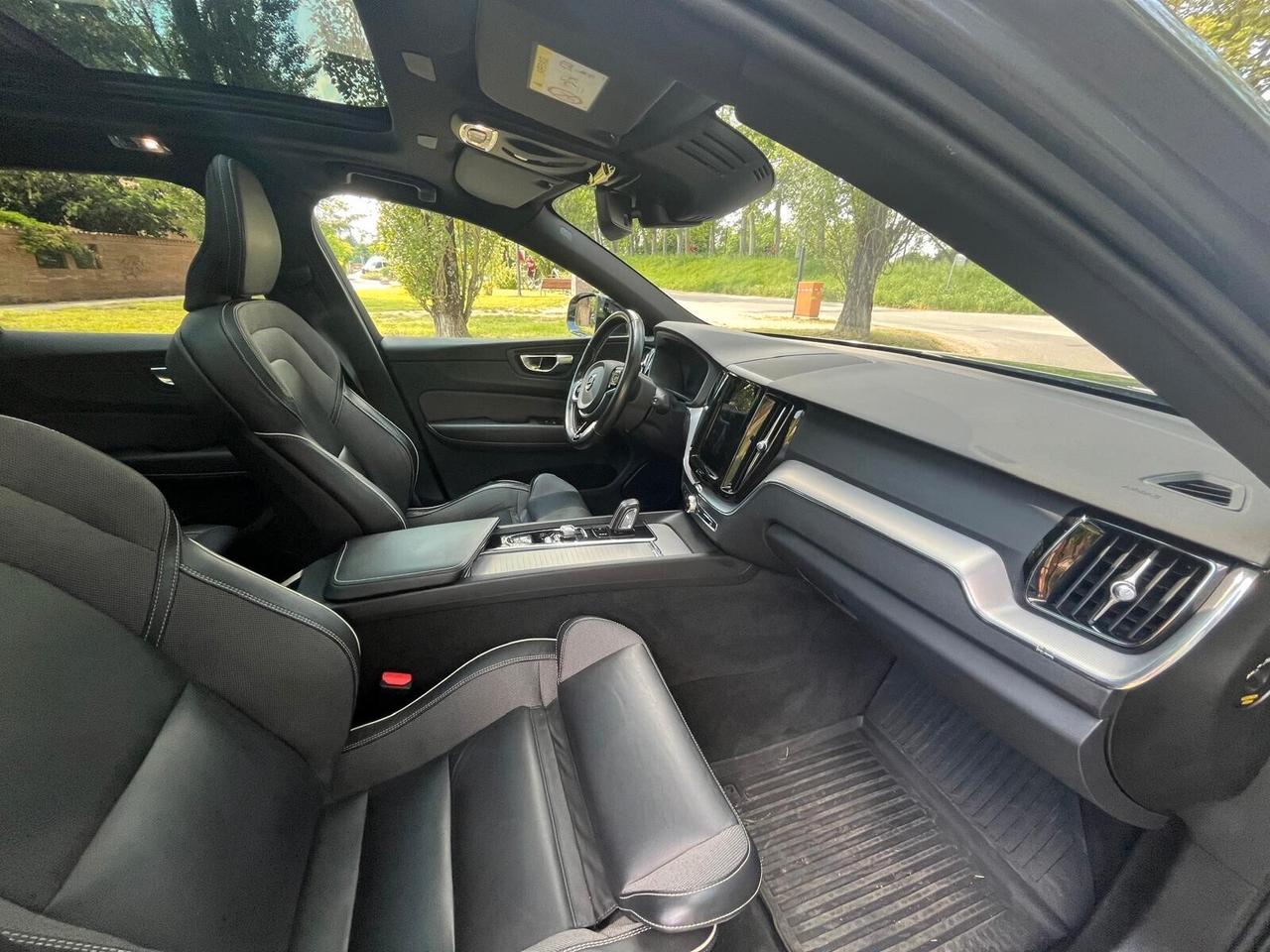 Volvo XC 60 XC60 B4 (d) AWD Geartronic R-design