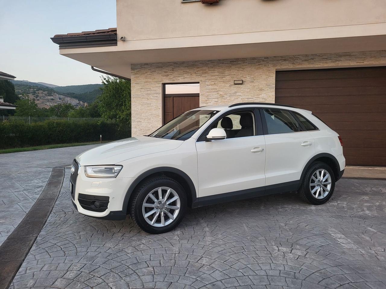 Audi Q3 2.0 TDI 177 CV QUATTRO - S TRONIC FARI LED / XENON PARK ASSIST