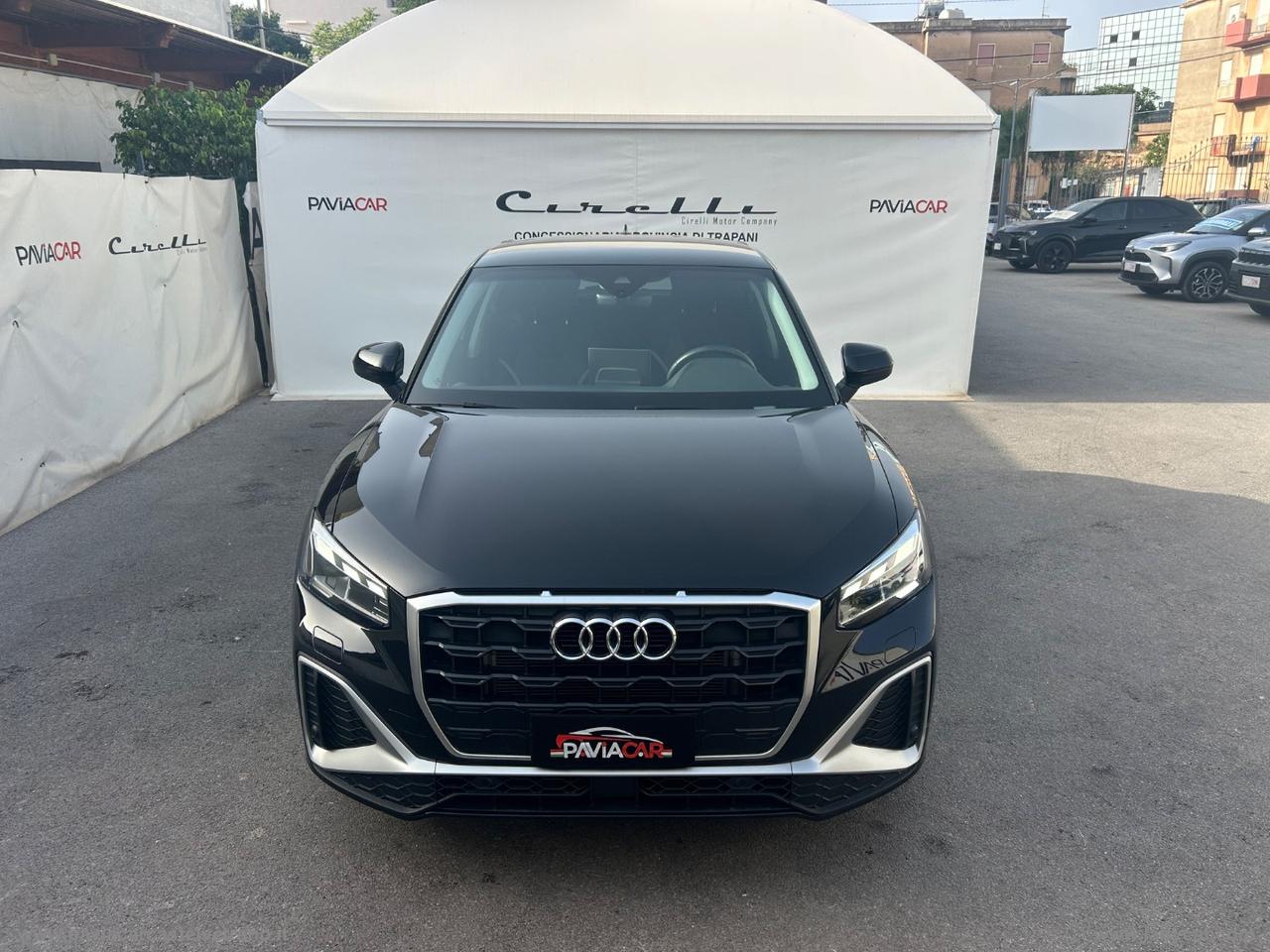 AUDI Q2 35 TFSI S tronic Identity Black