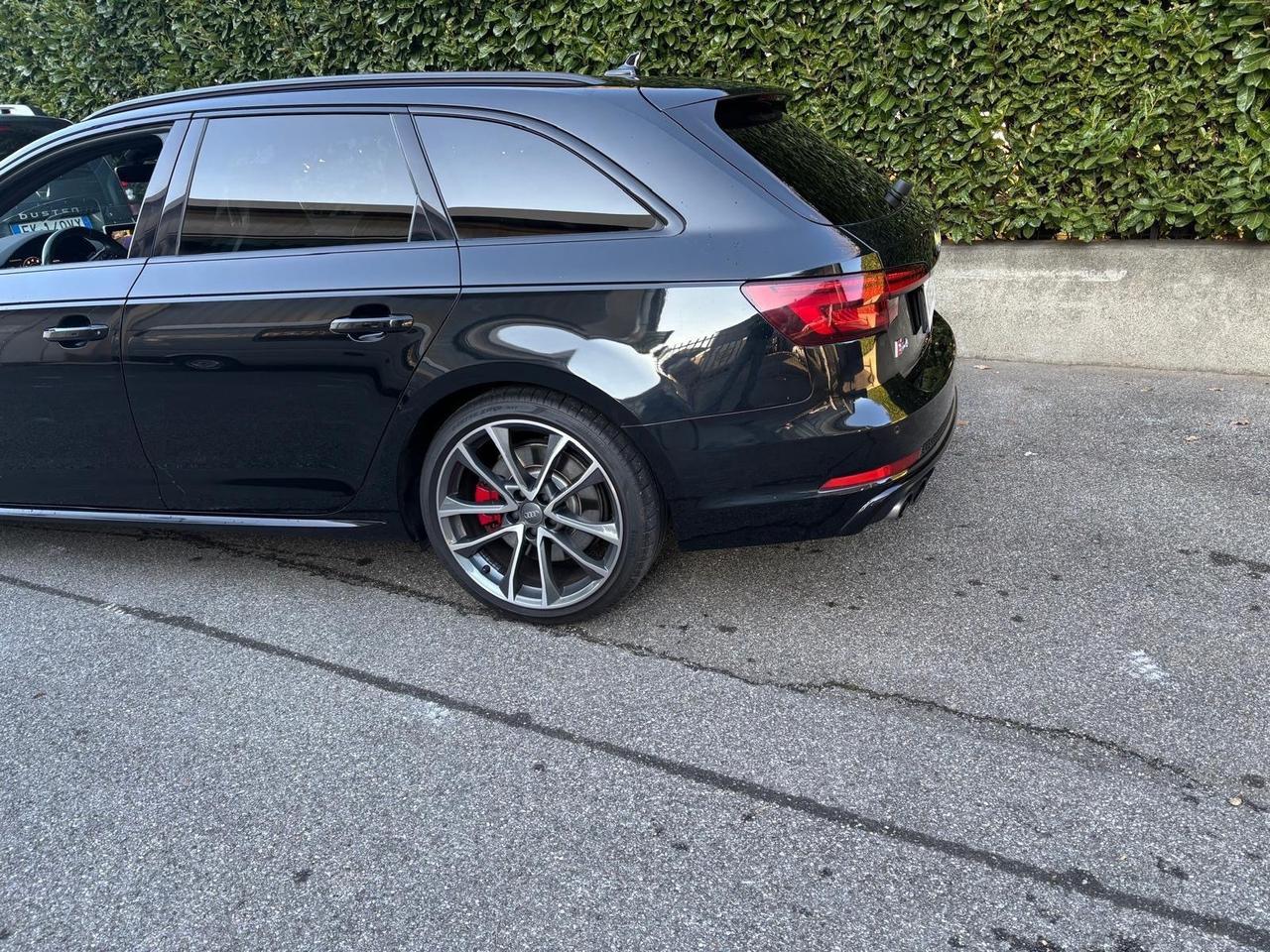 Audi A4 S4 Avant 3.0 TFSI quattro tiptronic