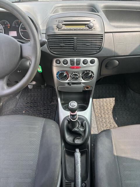 FIAT PUNTO 1.2 ADATTA A NEOPATENTATI - FRIZIONE NUOVA