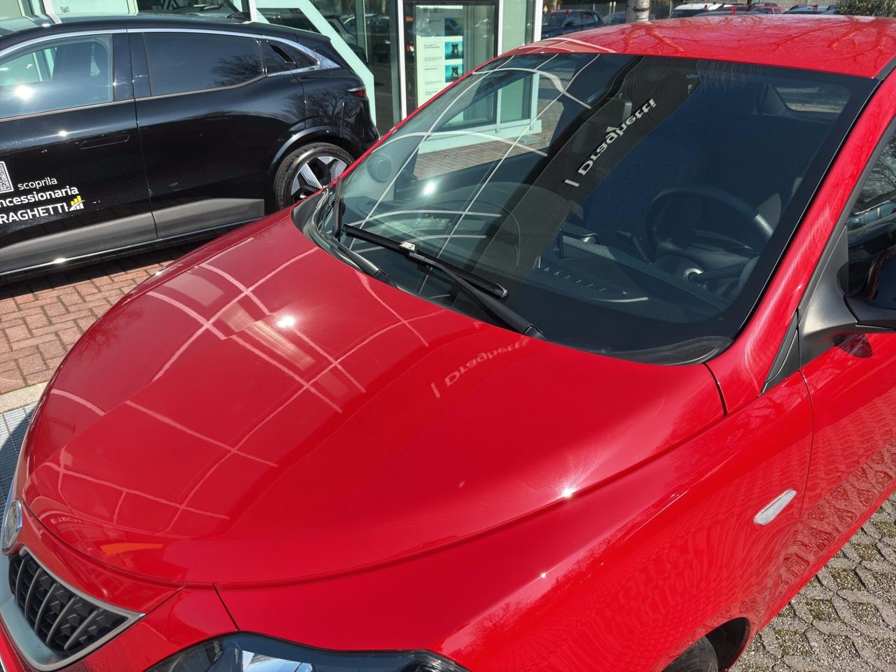 Lancia Ypsilon 1.0 FireFly 5 porte S&S Hybrid Silver