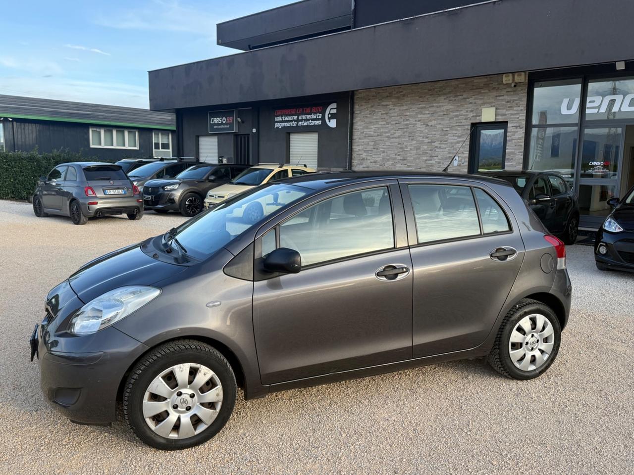 Toyota Yaris 1.0 5 porte Luxury pack