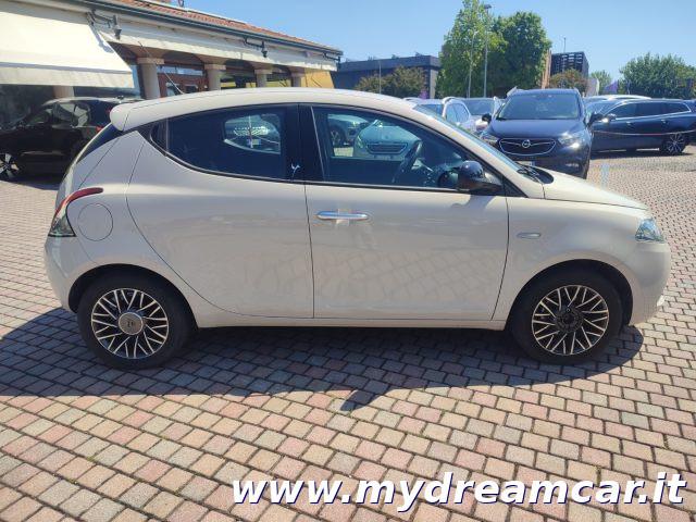 LANCIA Ypsilon 1.2 69 CV 5 porte Platinum