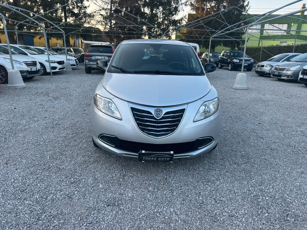 Lancia Ypsilon 1.2 69 CV 5 porte S&S Silver NEOPATENTATI