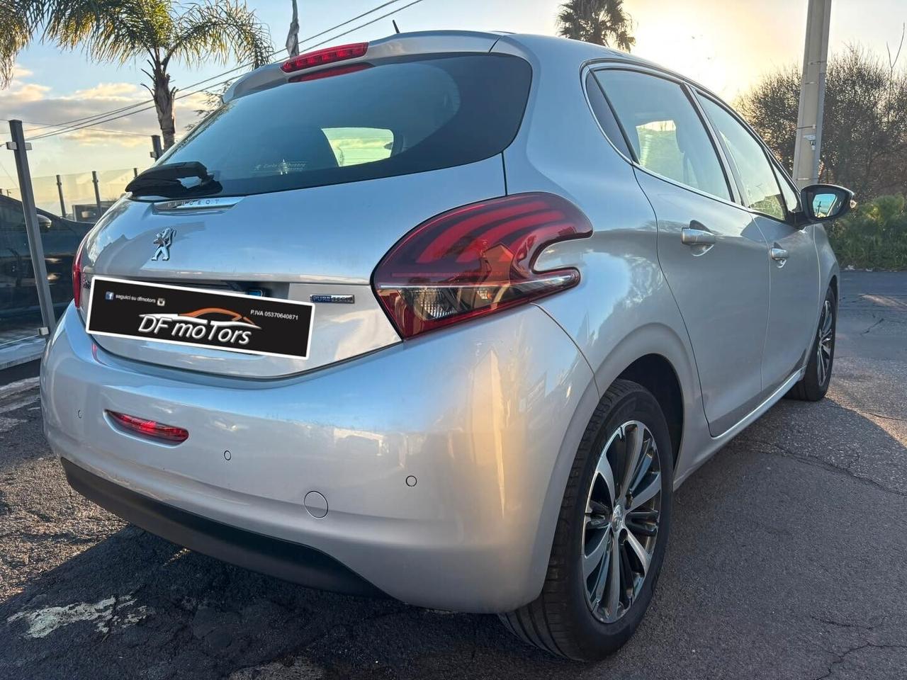 Peugeot 208 PureTech 82 5 porte Allure