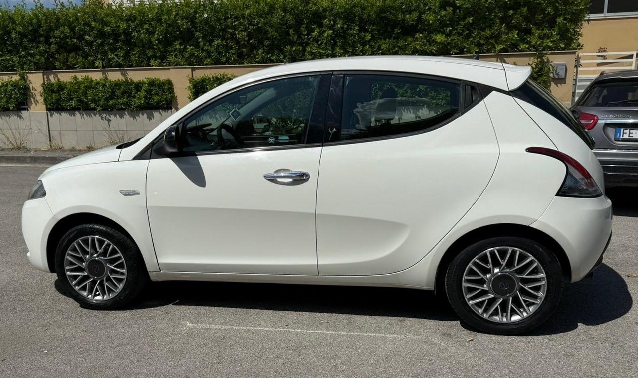 Lancia Ypsilon 1.2 Benzina 69Cv *PLATINUM* 12/2012