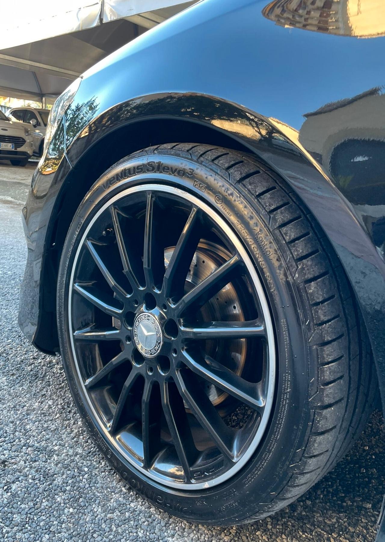 MERCEDES-BENZ CLA AMG Premium200D Dark Night