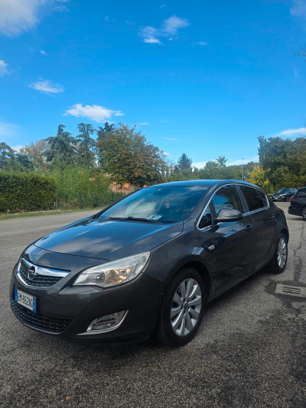 Opel Astra 1.4 100CV GPL