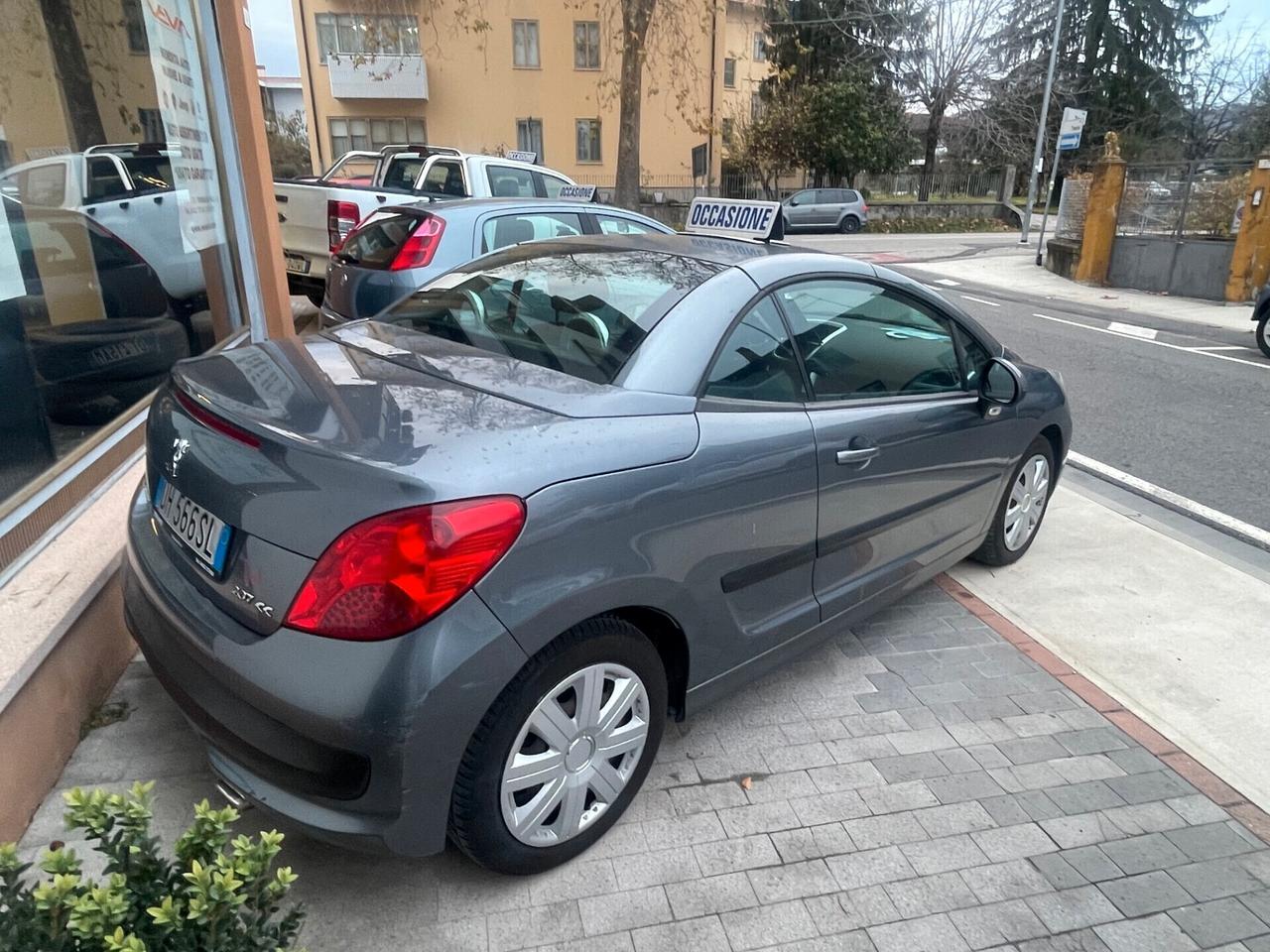 Peugeot 207 1.6 HDi 110CV CC Féline