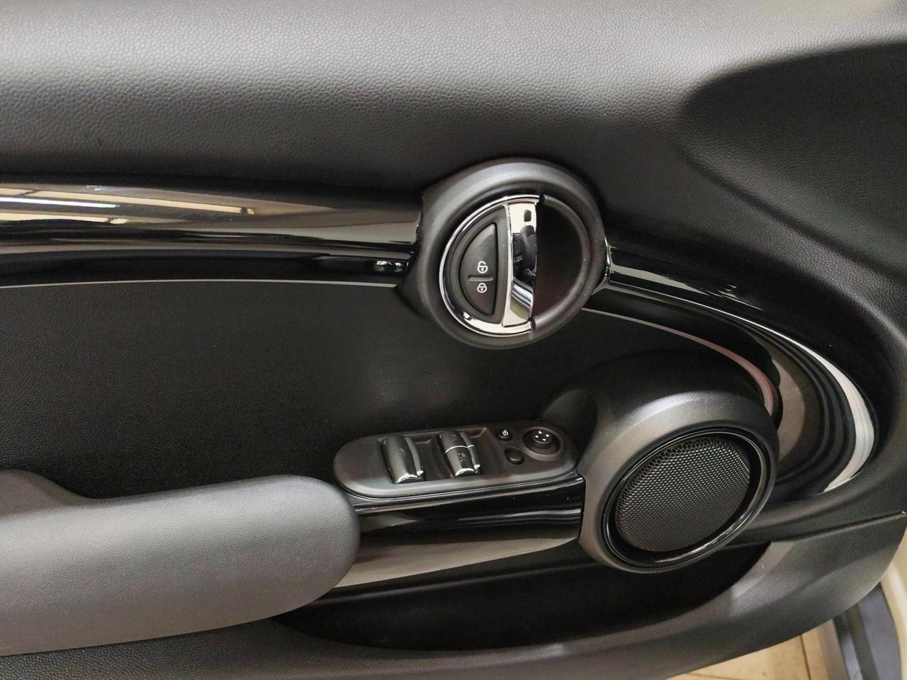 MINI Cabrio Cooper Essential