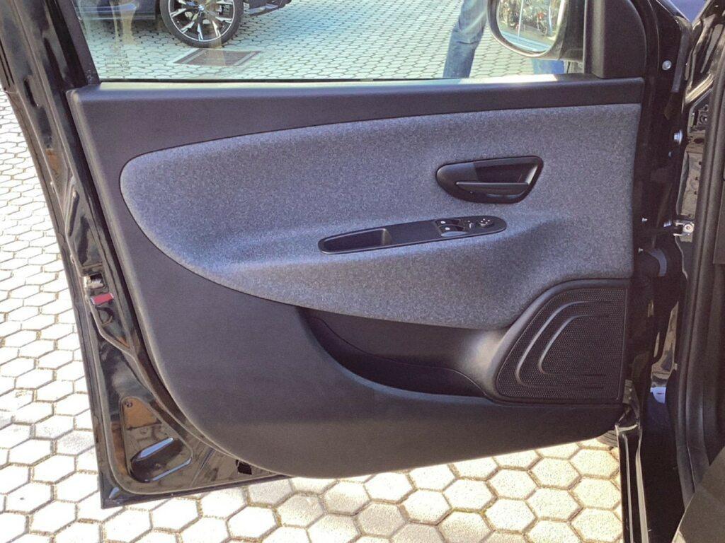 Lancia Ypsilon 5 Porte 1.2 Elefantino