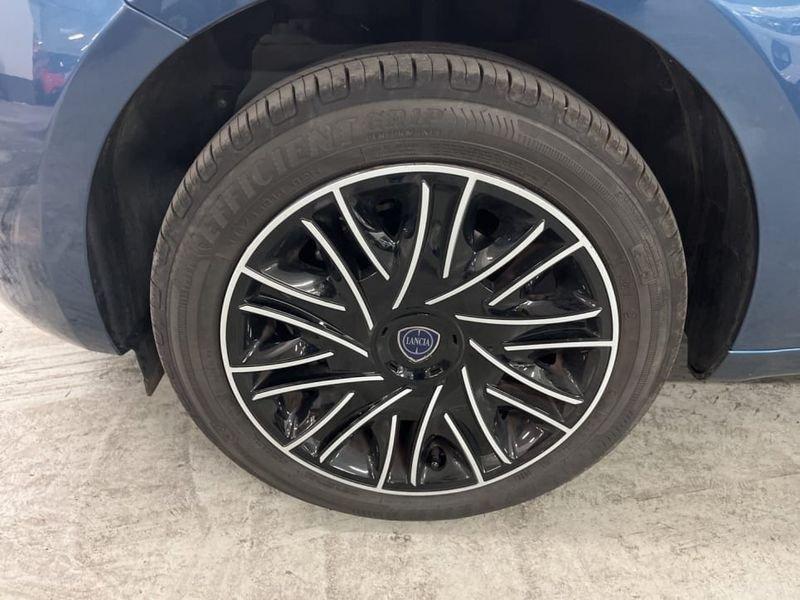 Lancia Ypsilon 1.0 FIREFLY HYBRID SILVER S&S 70CV