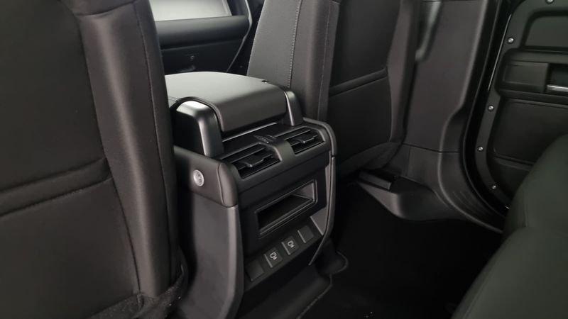 Land Rover Defender 110 3.0D I6 200 CV AWD Auto S