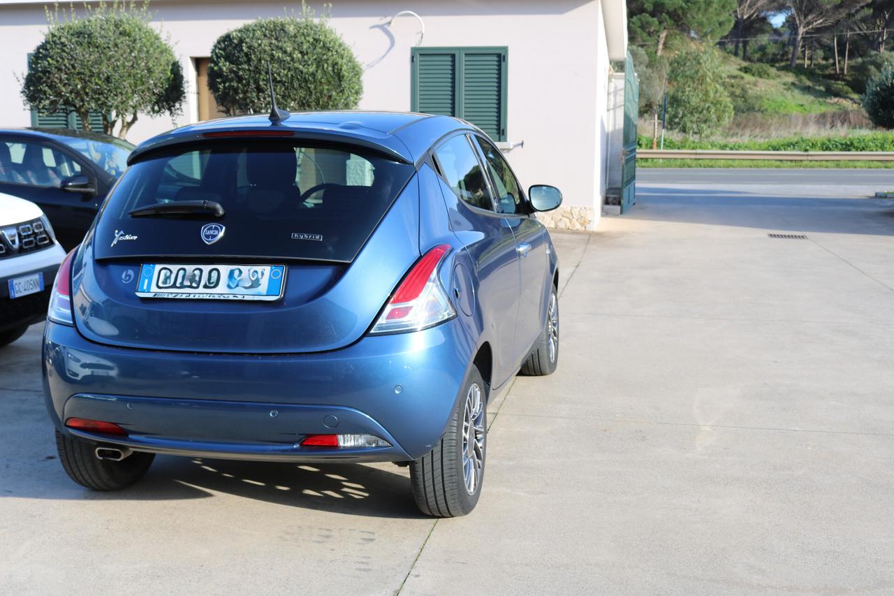 Lancia Ypsilon 1.0 FireFly 5 porte S&S Hybrid Ecochic Gold