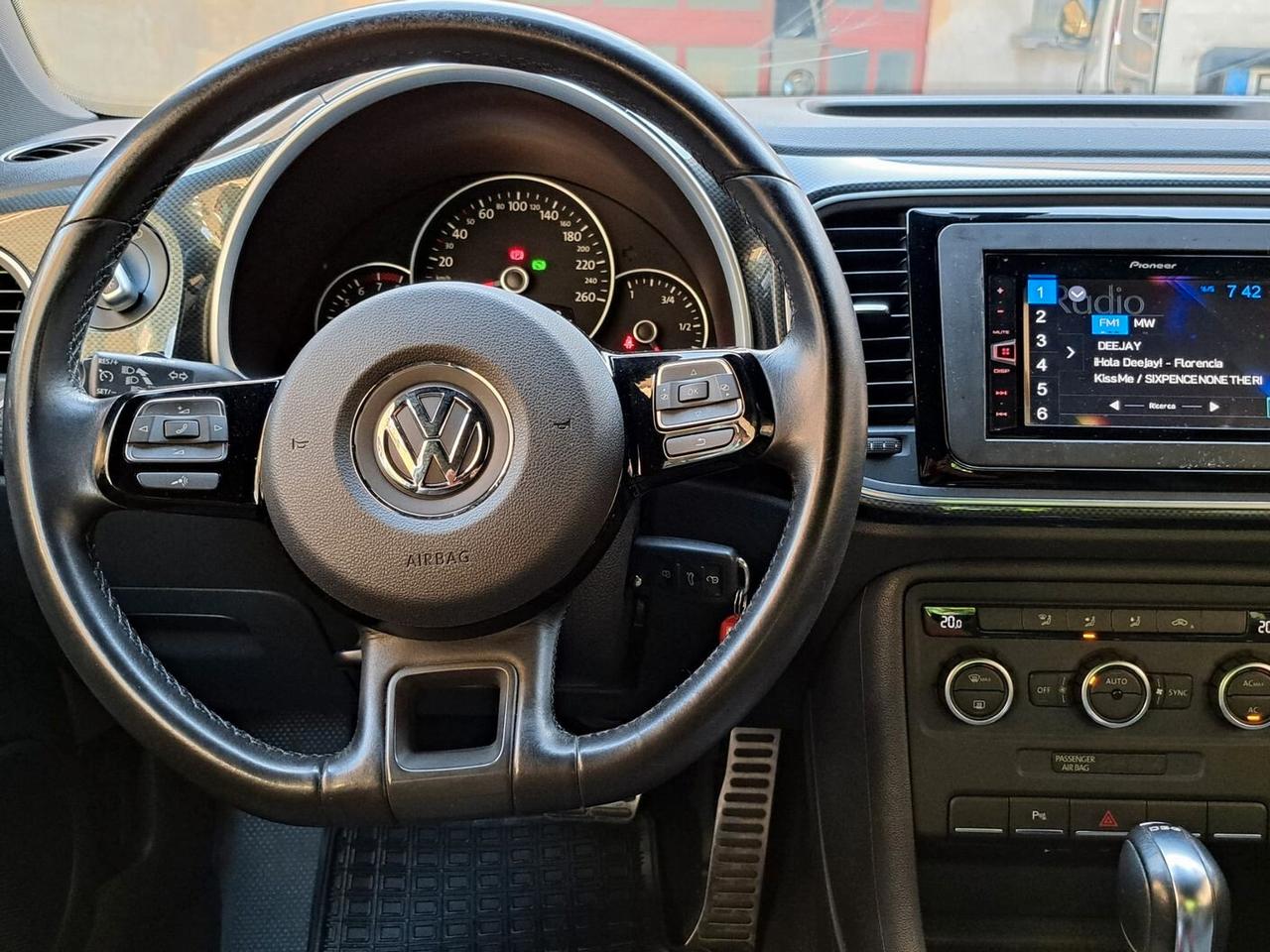Volkswagen Maggiolino 2.0 TSI DSG SPORT