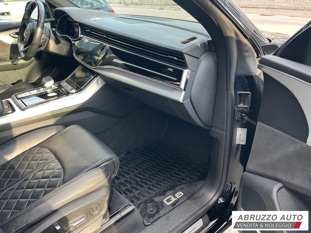 AUDI Q8 50 TDI 286 CV quattro tiptronic Sport Tetto+Gancio