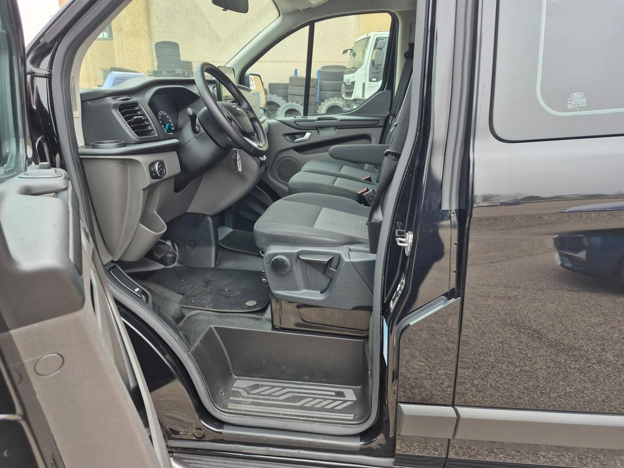 Ford Transit Custom Transit Custom TITANIUM 320 2.0 EcoBlue 130 aut. PC Combi Trend