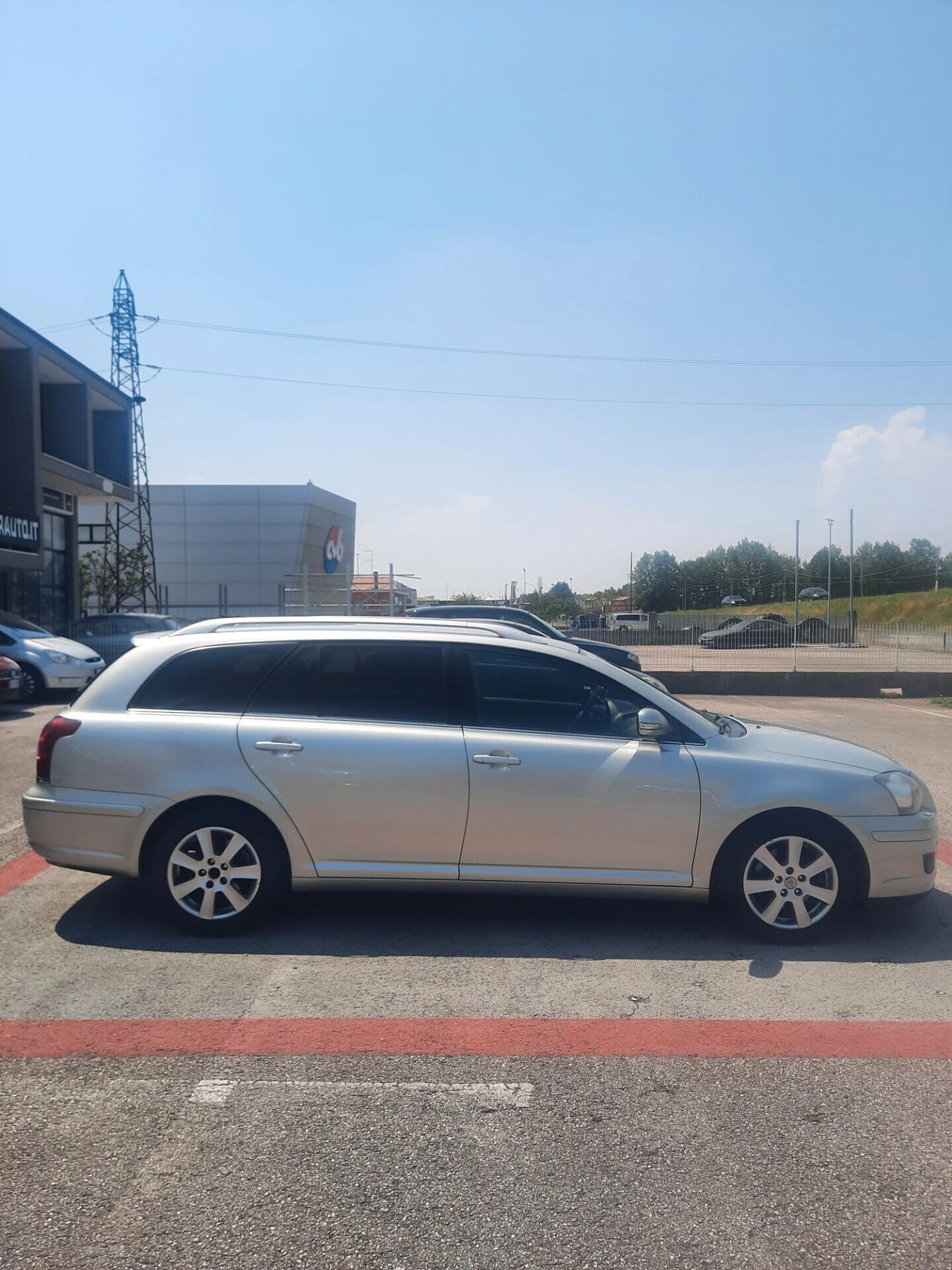 Toyota Avensis 2.2 D-4D 16V Station Wagon