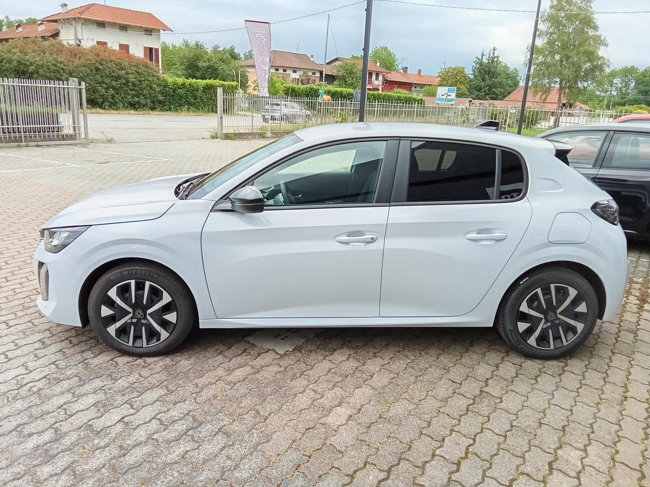 Peugeot 208 Business Turbo 100cv