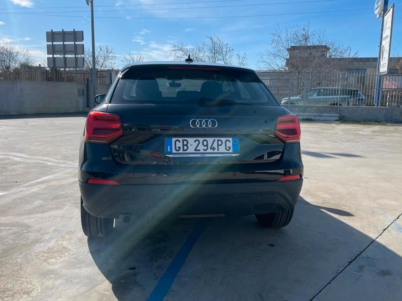 Audi Q2 30 TDI S tronic Identity Black