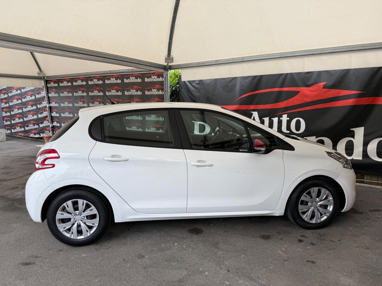 Peugeot 208 1.4 HDi 68 CV 5 porte
