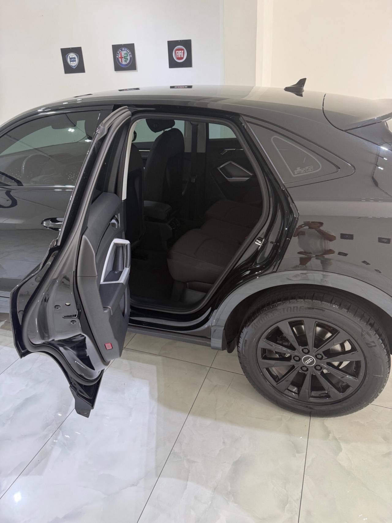 AUDI Q3 SPB 35 TDI S TRONIC SPORT TOTAL BLACK