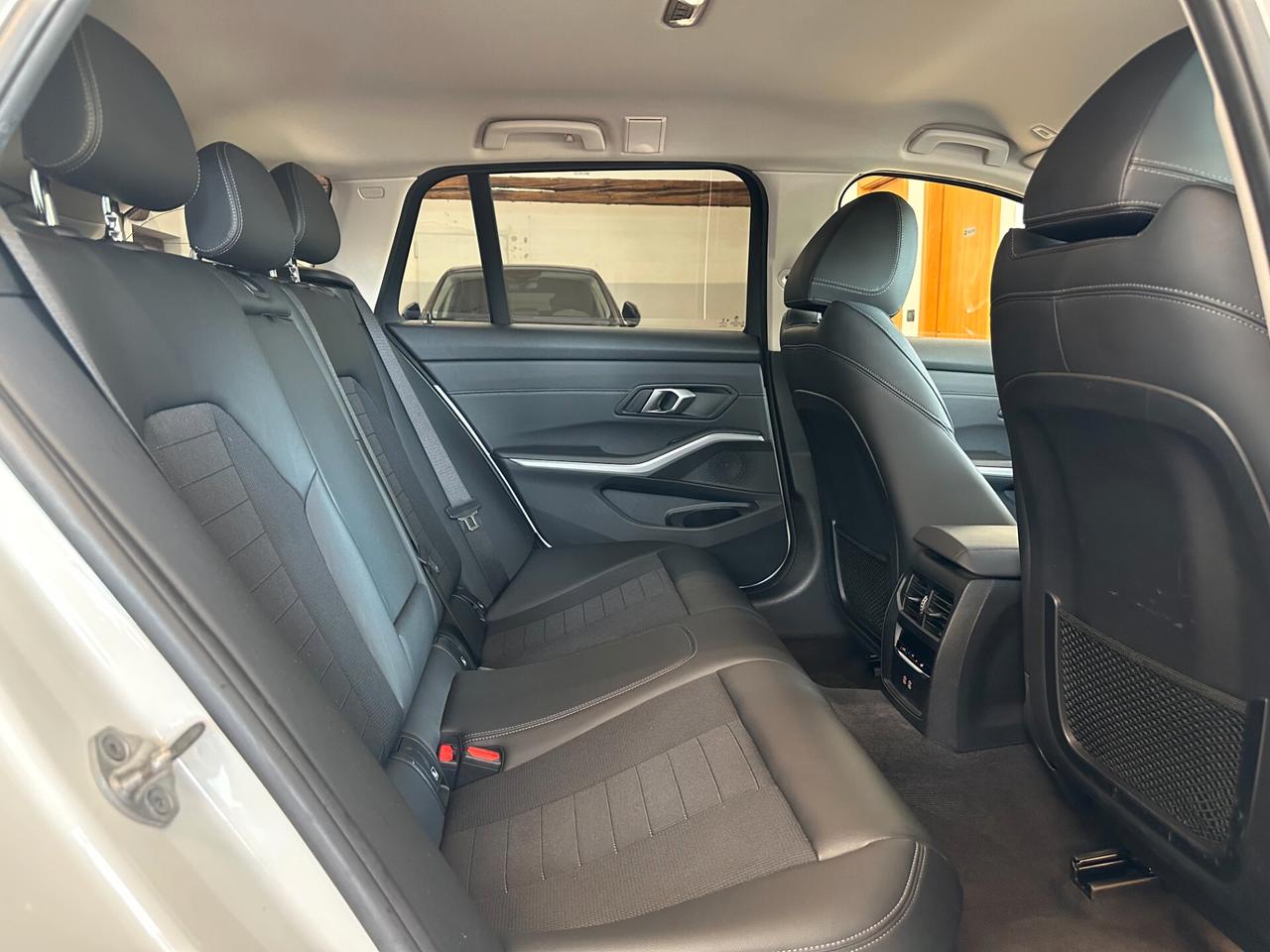 BMW 318d TOURING SPORT AUTO