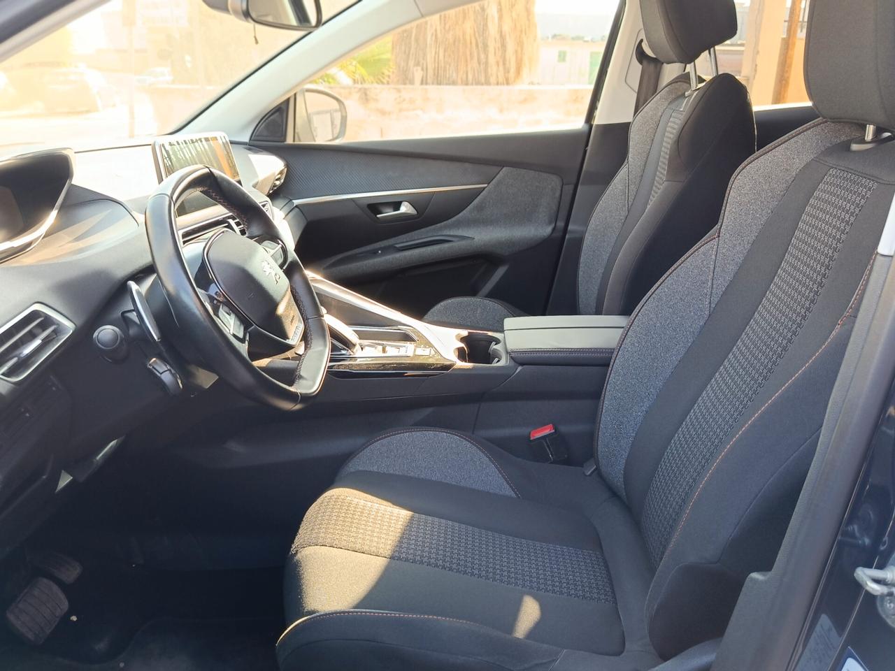 Peugeot 3008 BlueHDi 120 S&S Business