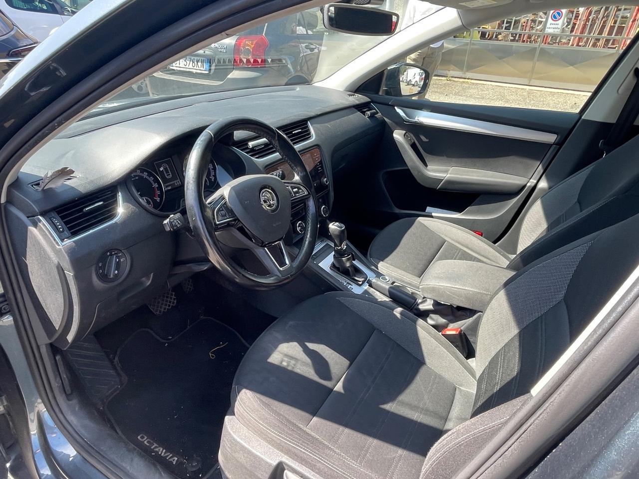 SKODA OCTAVIA-2017-2.0TDI-150CV-DSG-AUTOMATICO