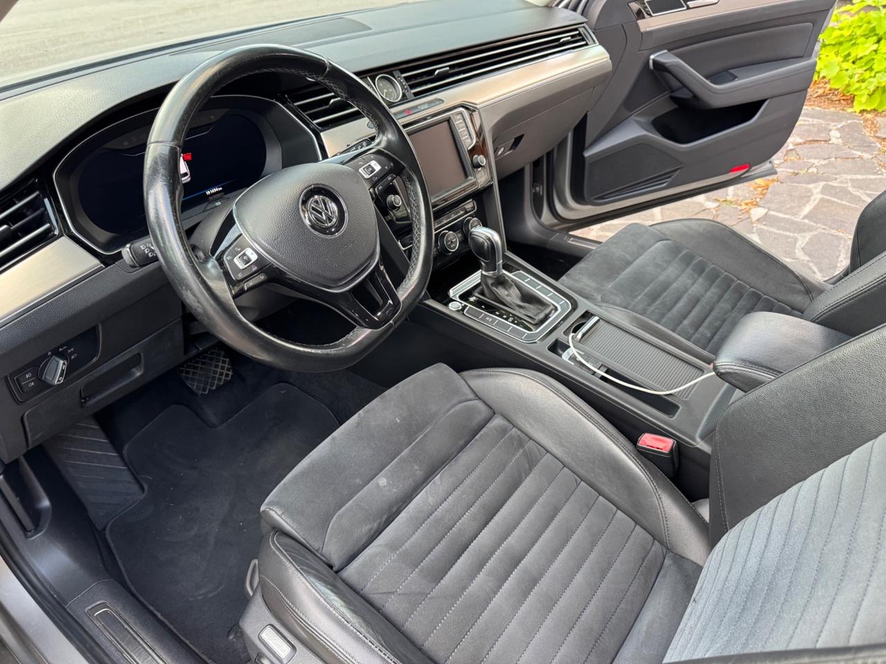 Volkswagen Passat Variant 2.0 TDI DSG Highline BlueMotion Technology