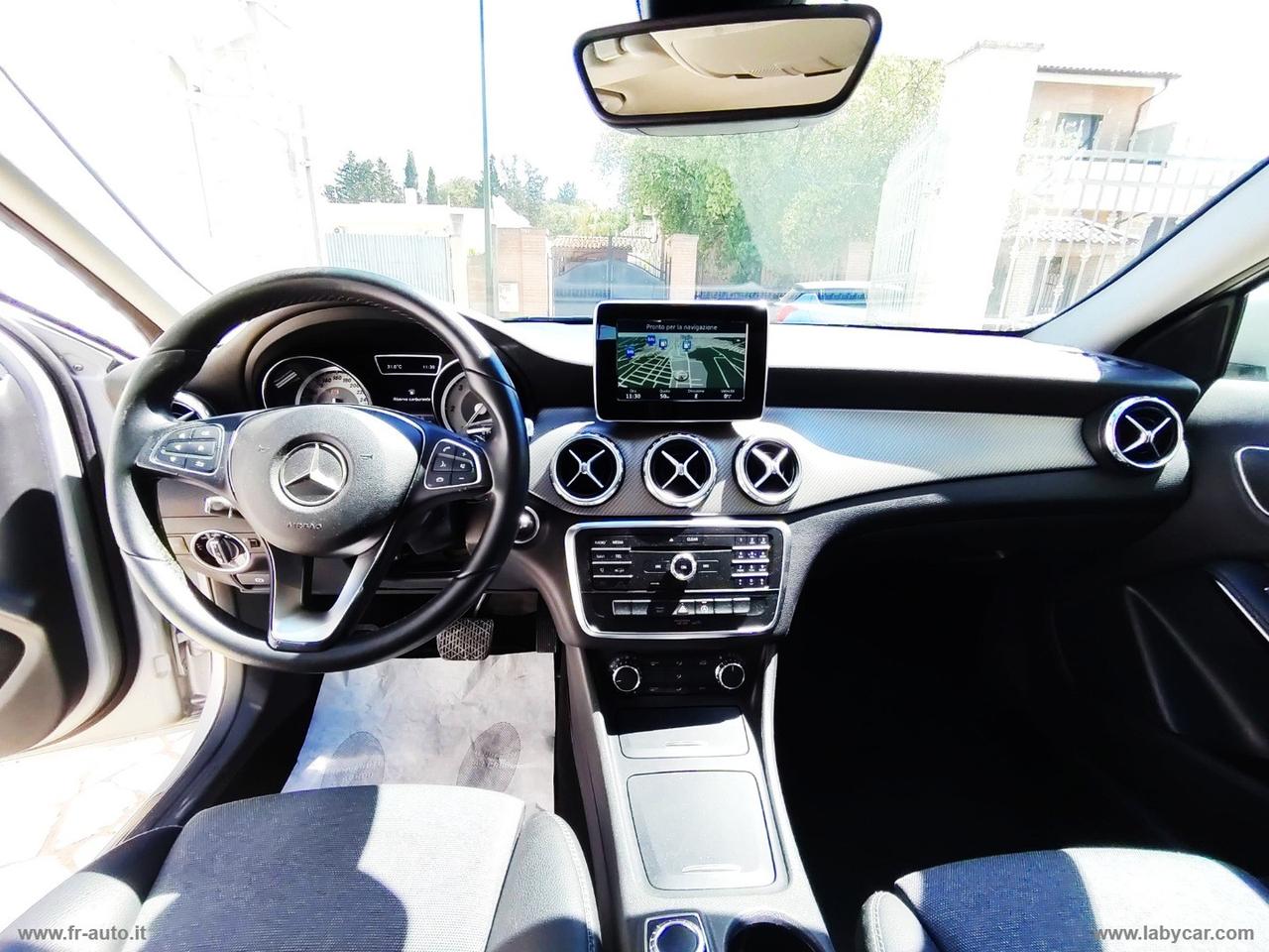 MERCEDES-BENZ GLA 180 d Premium