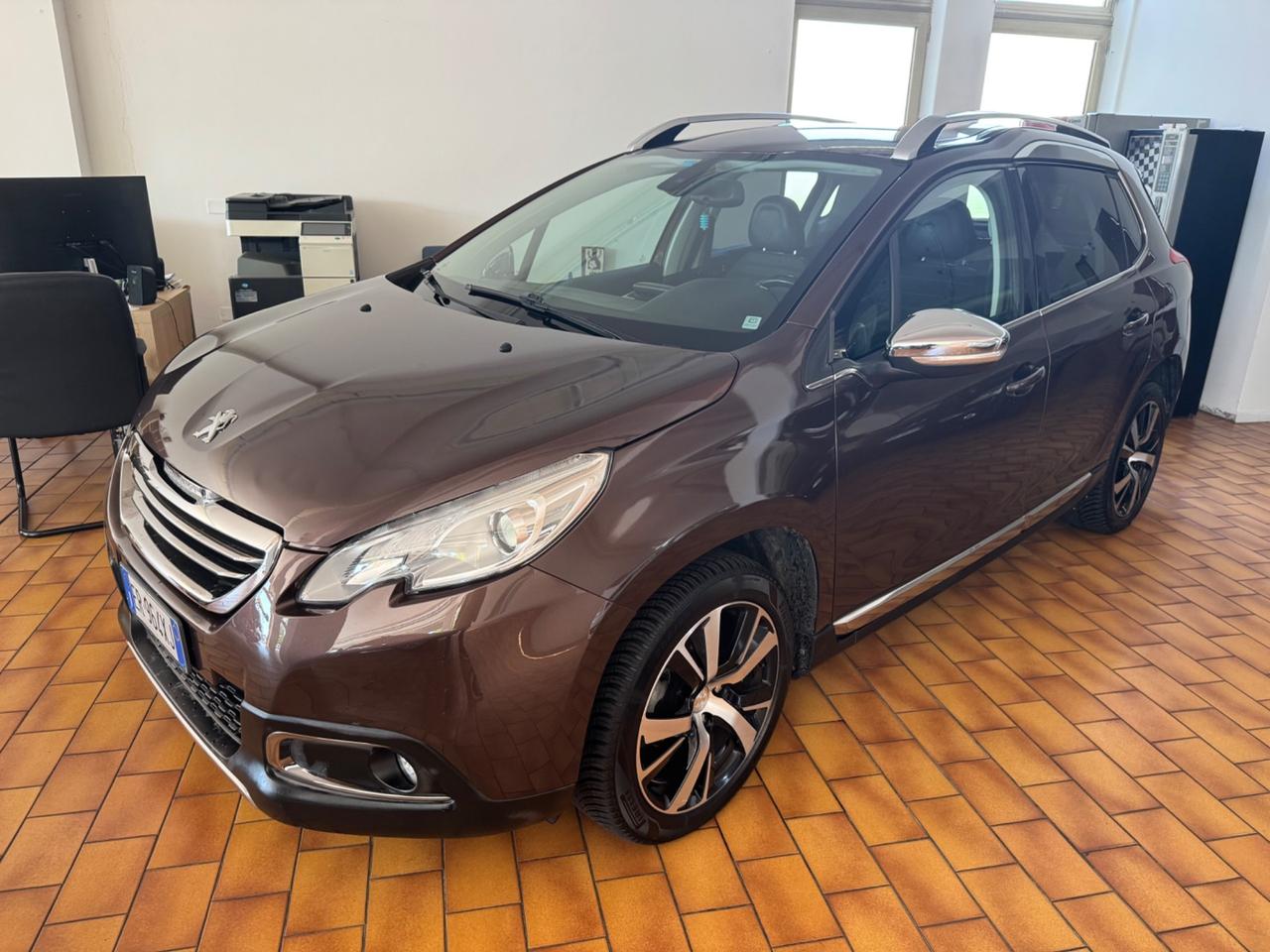 Peugeot 2008 1.6 e-HDi OK NEO GANCIO TRAINO