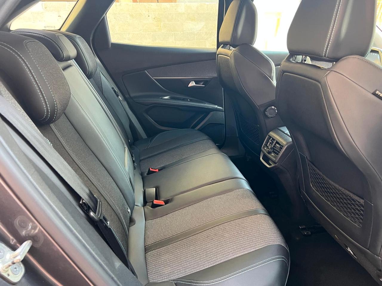PEUGEOT 3008 ALLURE 1.5 130CV PELLE NAVI CAM ANNO 2022