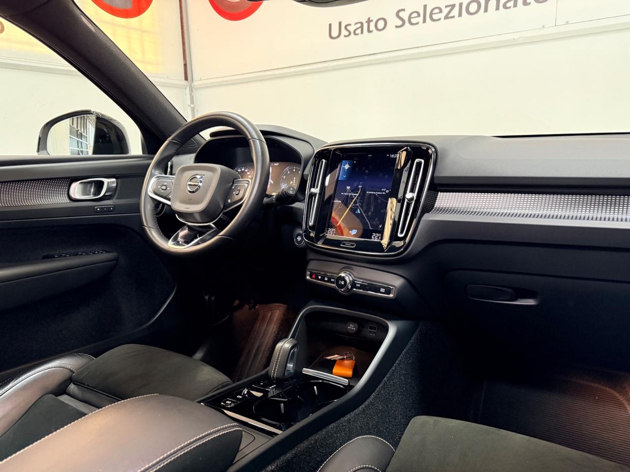 Volvo XC40 2.0 B4 mhev 197CV AWD Geartronic R-design 06/2021