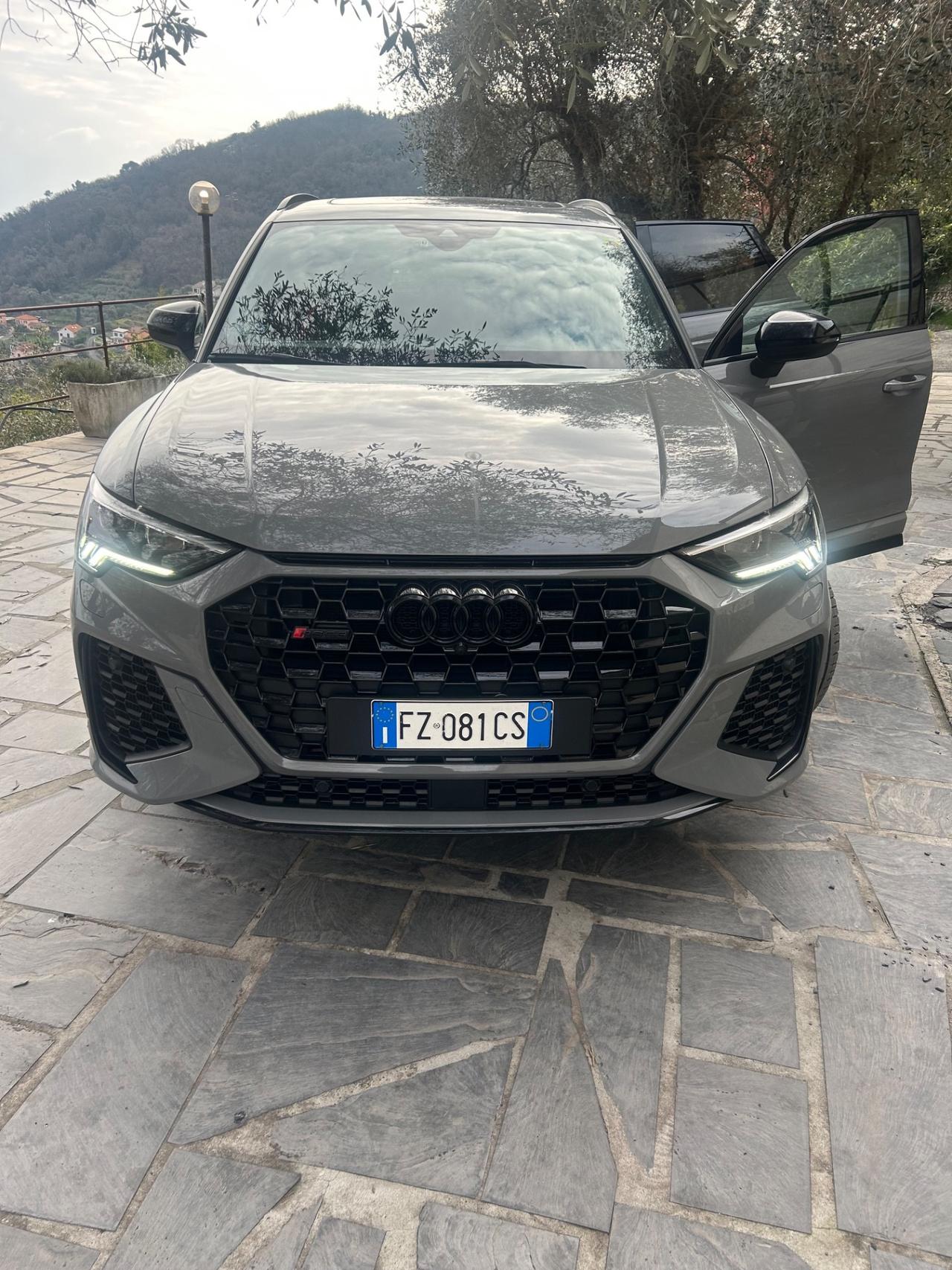 Audi Q3 RS Q3 quattro S tronic