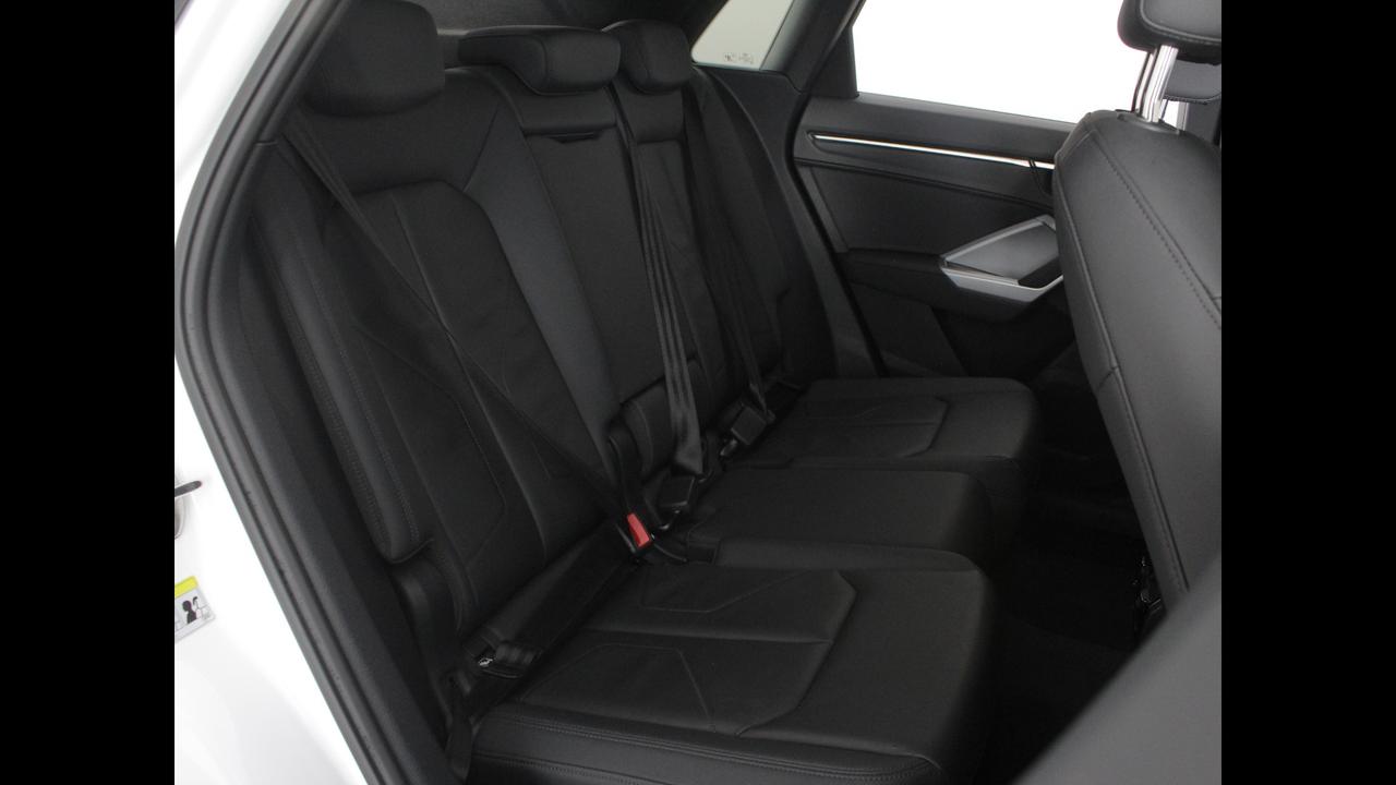 Audi Q3 45 TFSI E S TRONIC