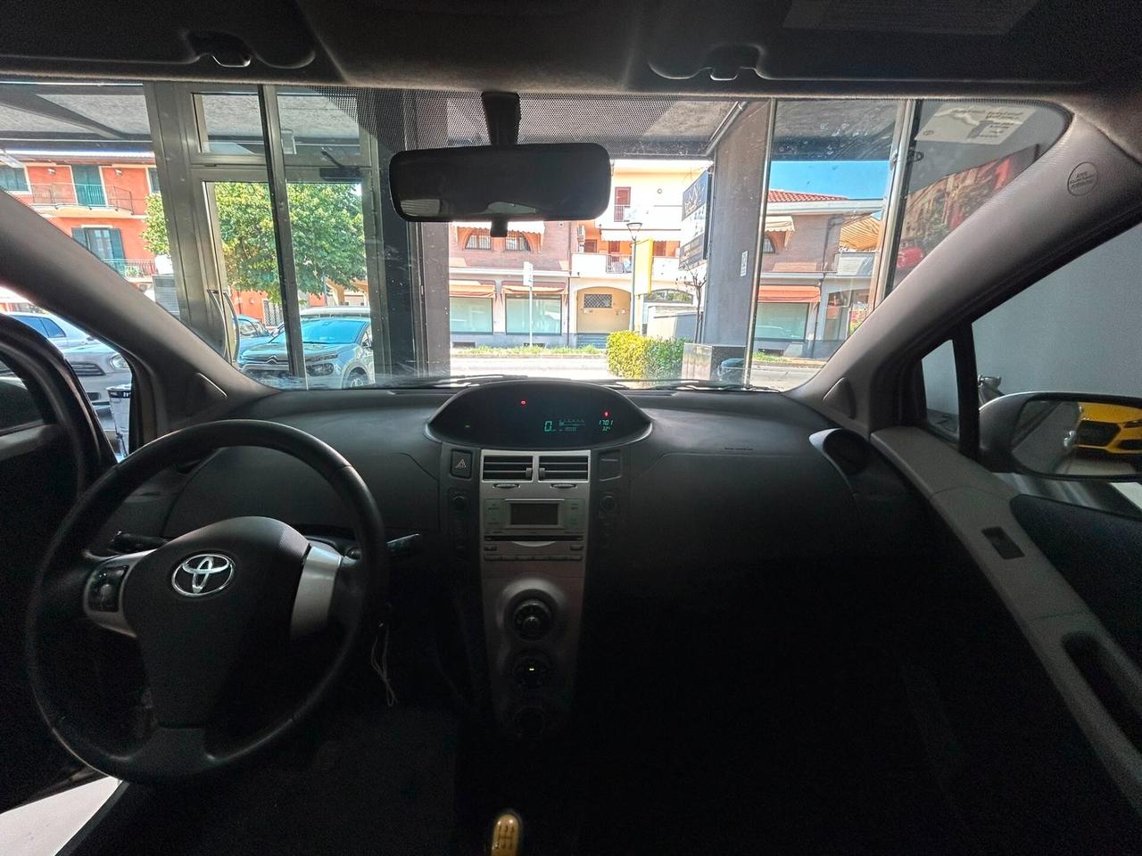 Toyota Yaris 1.0 5 porte