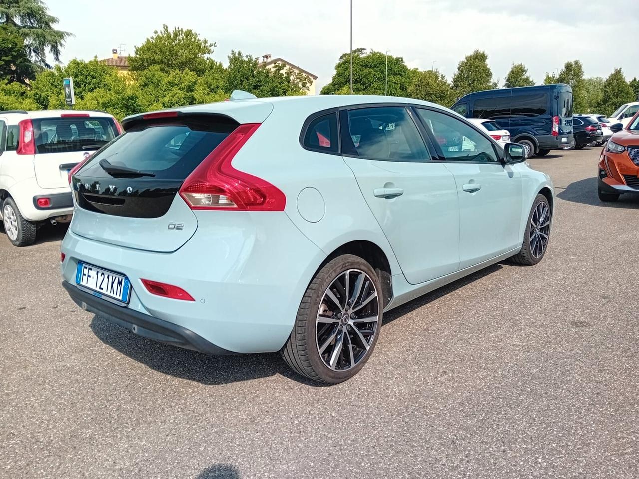 Volvo V40 2.0 d2 Momentum my17 E6